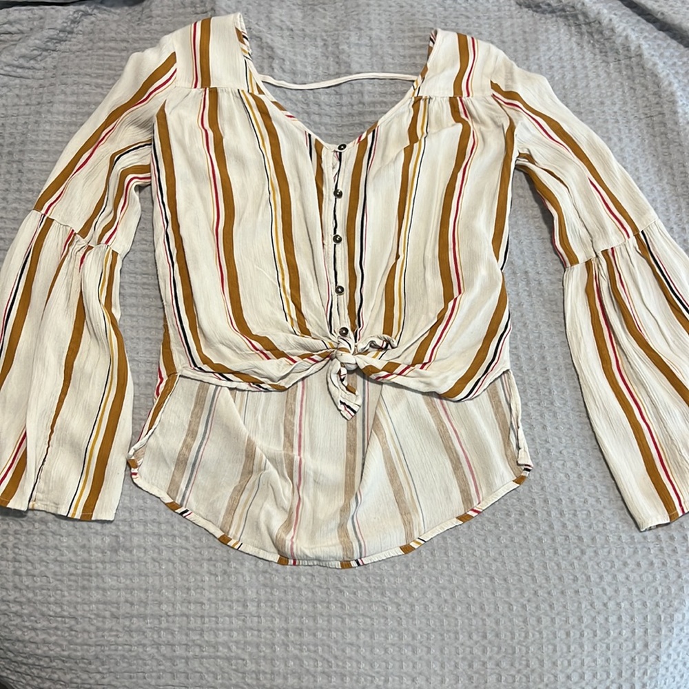 Billabong Size Small Long Sleeved Top
